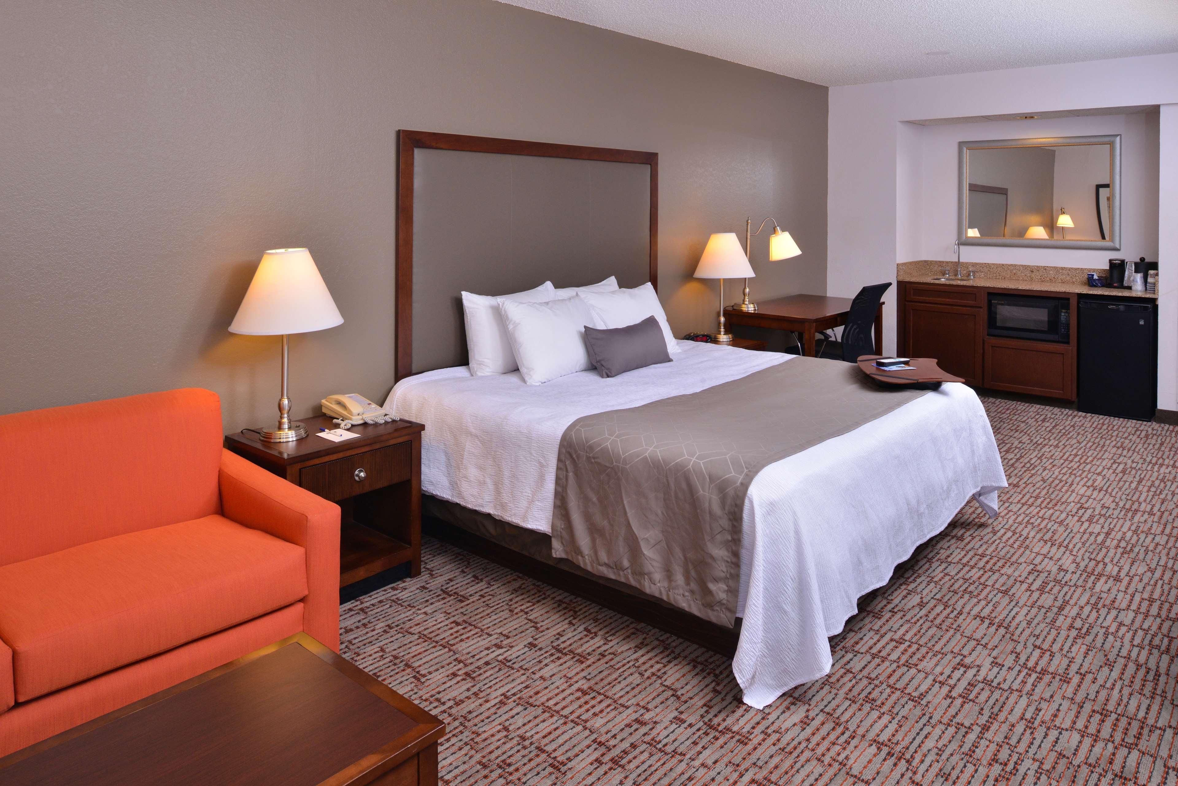 Best Western Plus Wichita West Airport Inn Exterior photo
